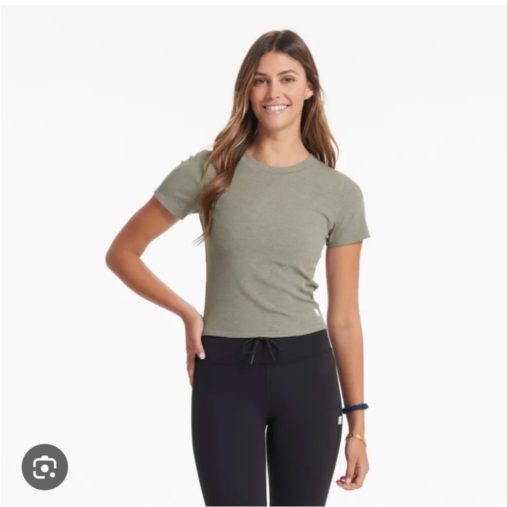 Vuori Pose Olive Green Women's Fitted Top